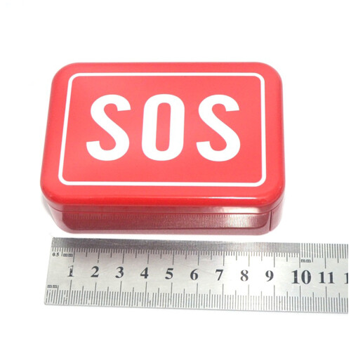 Kleine rechteckige leere Box aus Eisen SOS-Muster 1