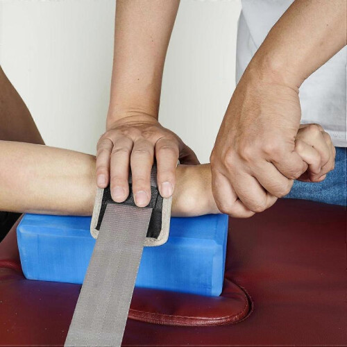 Adjustable Extremity Mobilization Strap for Enhanced Traction & Stability Physical Therapy Belt 9.8' 2