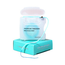 Cocofloss CocoPlush Threaders Filo interdentale per impianti, ponti e apparecchi ortodontici Cerato alla menta Igiene orale progettata dai dentis