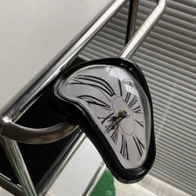 Schmelzende Uhr Kunststoff Retro Dekorativ Elektroplattiertes Metallfarben Tischuhr für Büro Schwarz