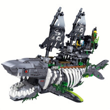 (Ghost Sea Shark Building Block Boat) 1155pcs MOC Creative High-Difficulty Ghost Shark Building Blocks | Particle Shark Skull Pirate Ship