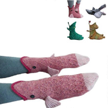 (Pink fish) Knitted crocodile socks female/male creative animal shape and ankle socks provide winter indoor warm Christmas gifts