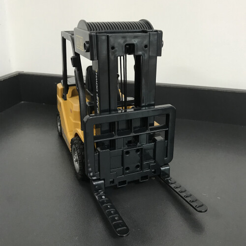 1:24 RC Forklift with Smoke Sounds and Lights - Full Function Toy 2