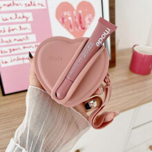 (milky tea color)Lip Gloss Silicone Heart-Shaped Portable Earphone Case Wallet for Women