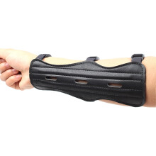 Bogenschießen Armschutz PU-Leder Linke und Rechte Hand Universal Armschutz für Jagd Recurve-Bogen