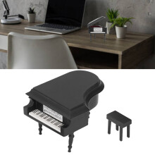 Incantevole pianino in miniatura di faggio con finitura lucida per le case delle bambole.