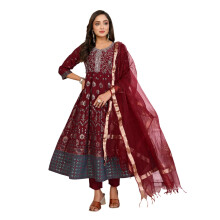 Rangita Kurta Anarkali Maroon in Viscosa con Pantaloni e Dupatta | Set per Donna_L