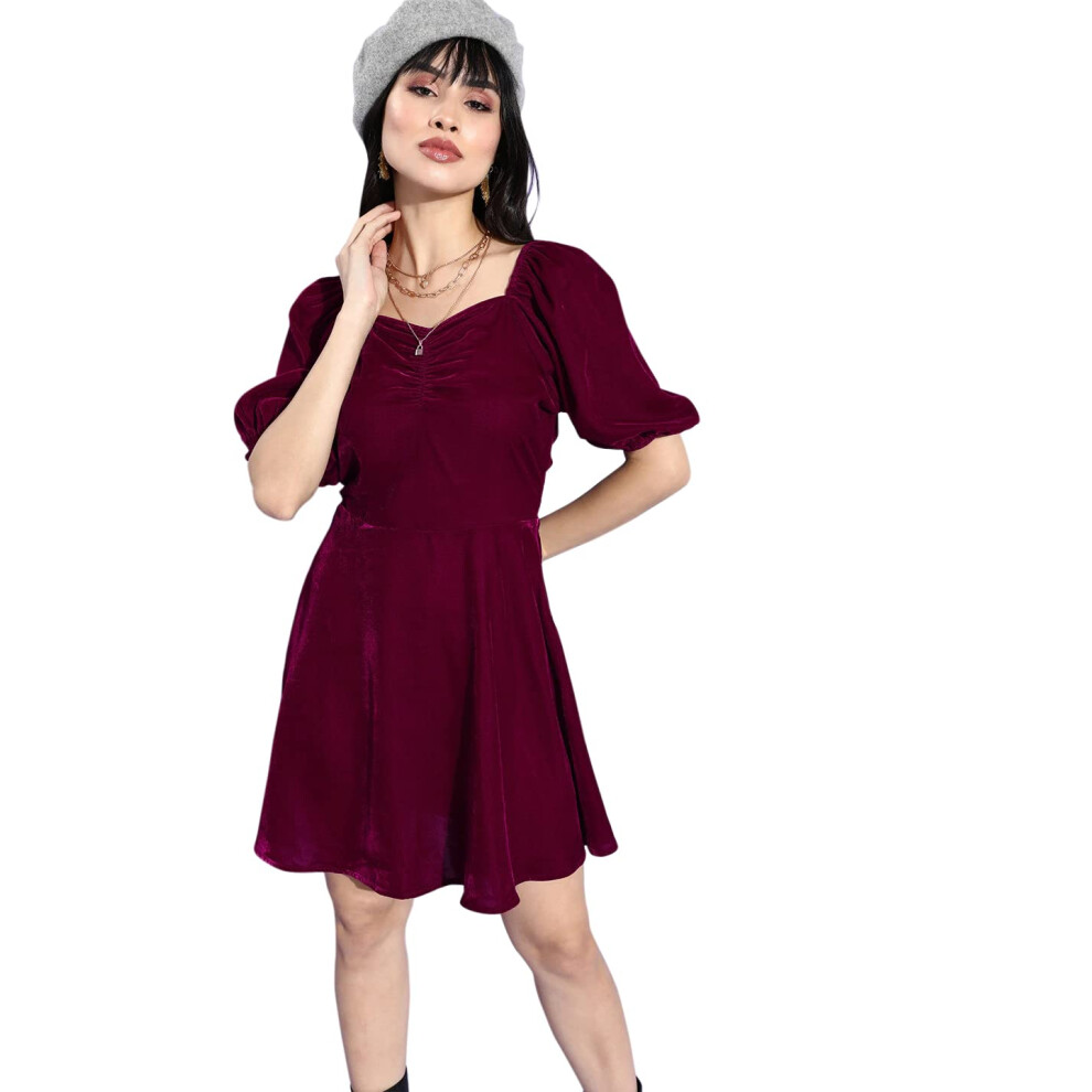 Robe courte dιcontractιe et ιlιgante en velours bordeaux uni pour femme Style Quotient