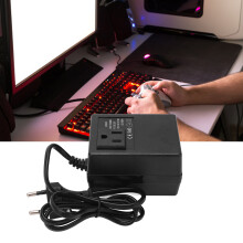 Reiseadapter mit Spannungswandler 200W ABS