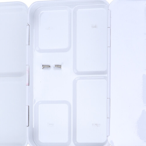Portable Multicolored Paint Box: Durable Folding Iron Watercolor Case 2