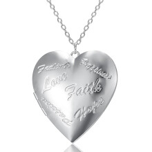 Photo Medallion Necklaces for Women, Heart-Shaped Picture Jewelry, Romantic Gift for Valentine's Day, Unique Design