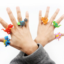 Anillos de dinosaurio de PVC para niños, juego de 6 piezas, joyería divertida de dibujos animados para dedos, regalo infantil