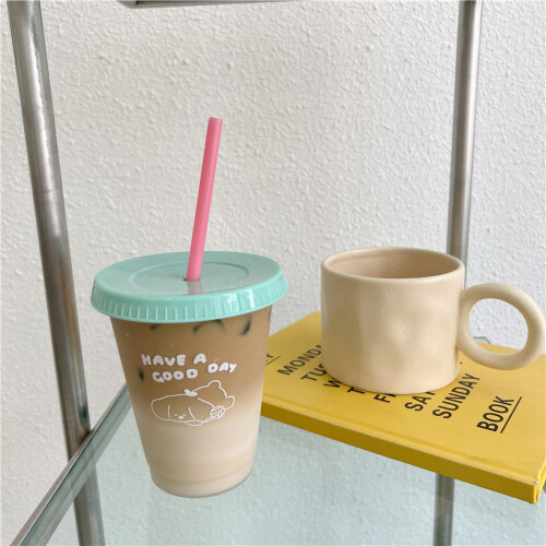 Bunter 470 ml Plastik-Wasserbecher 9,8 cm Strohhalmdeckel 1