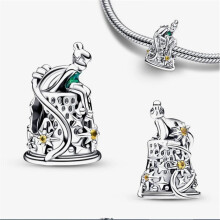 (A1102) 2025 Marvel superhero charm series! With Deadpool, Wolverine, Captain America, Spider - Man, and Iron Man in cute styles, super charming