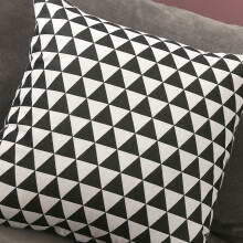 Zuhause Kissenbezug Sofa-Kissenaccessoire Leinen Nordischer Stil Alltagsgebrauch Heimtextilien Schwarz Triangle 40x40
