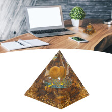 Epoxidharz-Pyramidenornament 6x6x6 cm, 150 g Kies
