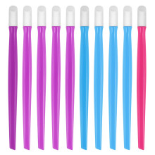 10 stcke Gummi Nagel Hutchen Pusher Gekippt Kunststoff Griff Nail art Werkzeug Nagel Acryl Nagelhautschieber Reiniger (Gelegentliche Farbe)