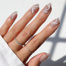 Glamnetic x GLAMZILLA Press On Nails - WOO-MAN! | Unhas falsas de amndoa curta cinza com qualidade de salo de olho de gato de veludo todos os d