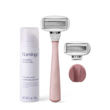 Flamingo Vrouwen Scheerset, 1 Handgreep (Roze), 2 Vijfbladige Navullingen, 1 oz. Scheergel, 1 Douchehouder