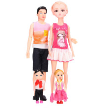 Set di bambole familiari - figure di papà, mamma e bambino, plastica 7+