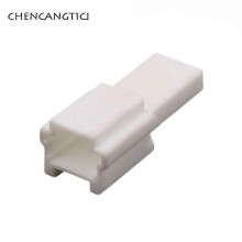 1 set di connettori per sensori di parcheggio a 2 pin, presa per interruttore telecamera portellone