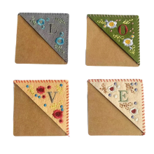 Buchstaben Elegantes personalisiertes handgesticktes Ecklesezeichen