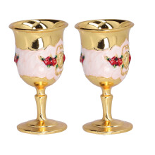 2 Stück Metall-Goblets Exquisite bemaltes Blumenmuster Vintage Hofstil Weingläser für Bar-Getränke Geschenk Gold, Weiß