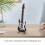 Miniatura di chitarra da scrivania con supporto - Nero 12