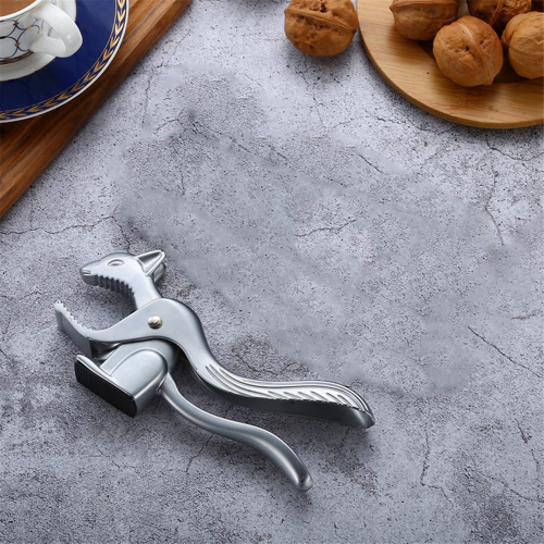 Hazelnut Nut Pliers Squirrel Shaped Walnut Pecan Nutcracker Sheller Kitchen Tools Shelling 2