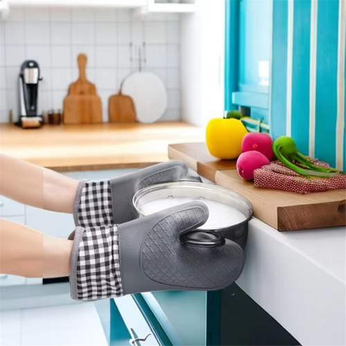 Silicone Insulating Gloves Anti-Scalding in High-Temperature Kitchen Baking 2