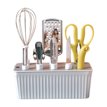 Set di utensili da cucina con coltello da frutta, forbici e pelapatate, apribottiglie multifunzione con base B