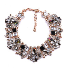 (StyleD)Stijlvolle Europese Amerikaanse korte ketting met overdreven bloemenontwerp en volledig met diamanten versierd