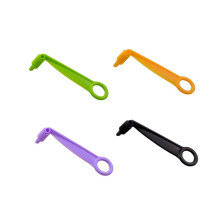 Spiral Cutter for Cucumbers and Carrots - Durable Twist Handle Vegetable Slicer for Flower Shapes in Random Colors