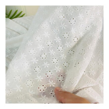 Stickerei Spitze 100% Baumwolle Wasserlöslich Hohles Design Kleine Blume 91cm X 130cm für Nähen DIY Kleidung Gardenie