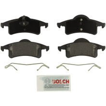 BOSCH BE791H Bl halvmetallisk skivbromsbelggsats med hrdvara - kompatibel med utvalda Jeep Grand Cherokee; BAK