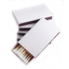 Party Favors Plus 50 cerillas de madera con funda blanca lisa