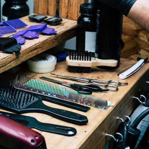 Friseur Friseur Mit Feinen Zahn Styling Kämme 2