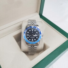 (Four-hand cola ring five-baht silver strap with blue sky and blue bezel) Coke ring Black basket ring Submariner Water Ghost solid steel band luminous quartz watch
