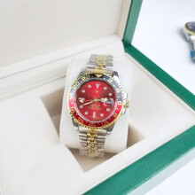 (Four injections of cola rings, five beads of gold, black and red rings, red face) Coke ring Black basket ring Submariner Water Ghost solid steel band luminous quartz watch