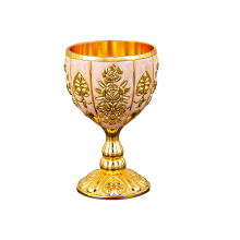 Un bicchiere da liquore per uso domestico di alta qualità da 30 ml, con ornamenti vintage anti-caduta per cocktail di alta qualità e personalità.