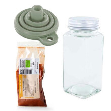 Maustejauhepullo + suppilo + jauhettu paprika 40 g