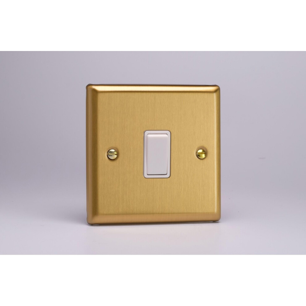 Varilight 1-Gang 10A 1- Or 2-Way Rocker Switch Brushed Brass 5021575011517