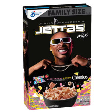 Justin Jefferson's Jettas Mix Cinnamon Toast Crunch & Cheerios Strawberry Lemon Family Size Cereal (561g)