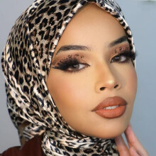 (Leopard Print, 90*90cm) Leopard Print Satin Scarf, 100% Polyester Square Towel, Breathable & Windproof, Sun-Proof, Vacation Style
