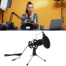 Kompaktes USB-Mikrofonsatz mit Stativ für Studioaufnahme-Sessions