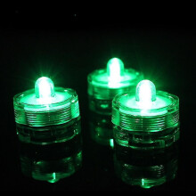 (L)Set mit 12 tauchfähigen LED-Lichtern: Wasserdichte, flammenlose Teelichter für Teiche und Feiern