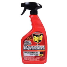 Spray barriera contro formiche e scarafaggi Raid, tiene lontani gli insetti elencati, per uso interno ed esterno, non lascia odori, 22 once