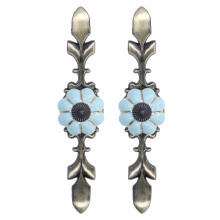 2 Stück handbemalte Kürbis-Schrankknöpfe aus Keramik, hellblau, 4 cm