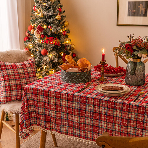 Christmas Plaid Snowflake Tablecloth Printed Rectangular Coffee Table Cloth Green Checkered Snowflakes 140x140cm 1