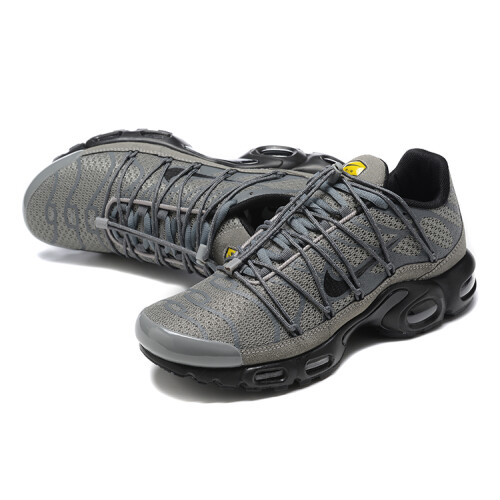 (EUR43) Air Max Plus Utility 'Wolf Grey Black' 1